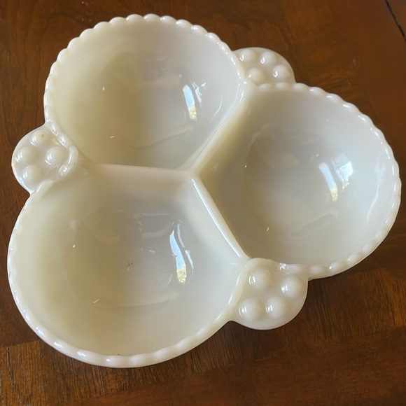 VTG Anchor Hocking Hobnail Creamy Opaque Milk Glass divided Relish Nut Dish - Picture 7 of 7